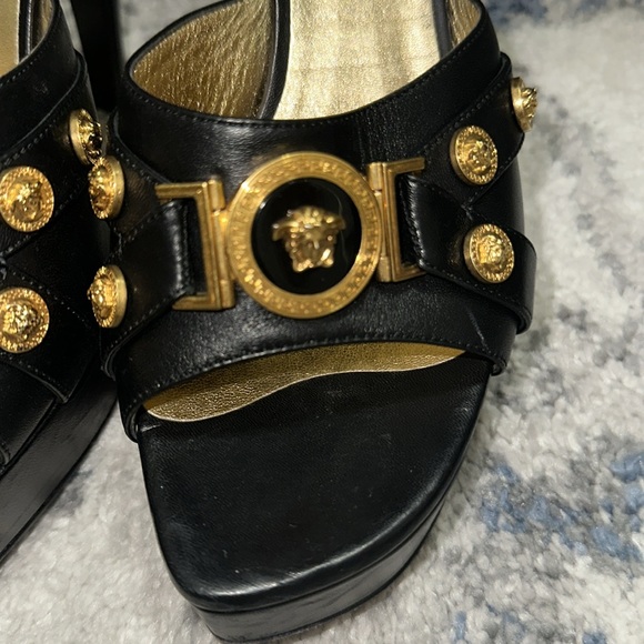 GIANNI VERSACE TRIBUTE MEDUSA BLACK LEATHER SLIDES HEELS Size 10 - Picture 6 of 13